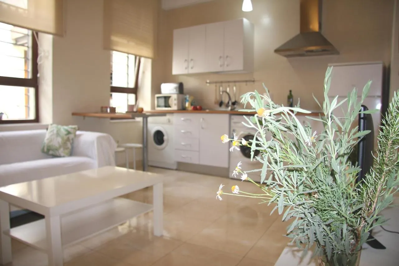 Fantastico Apartamento Muy Luminoso Zona Genial セビリア 0*,  スペイン